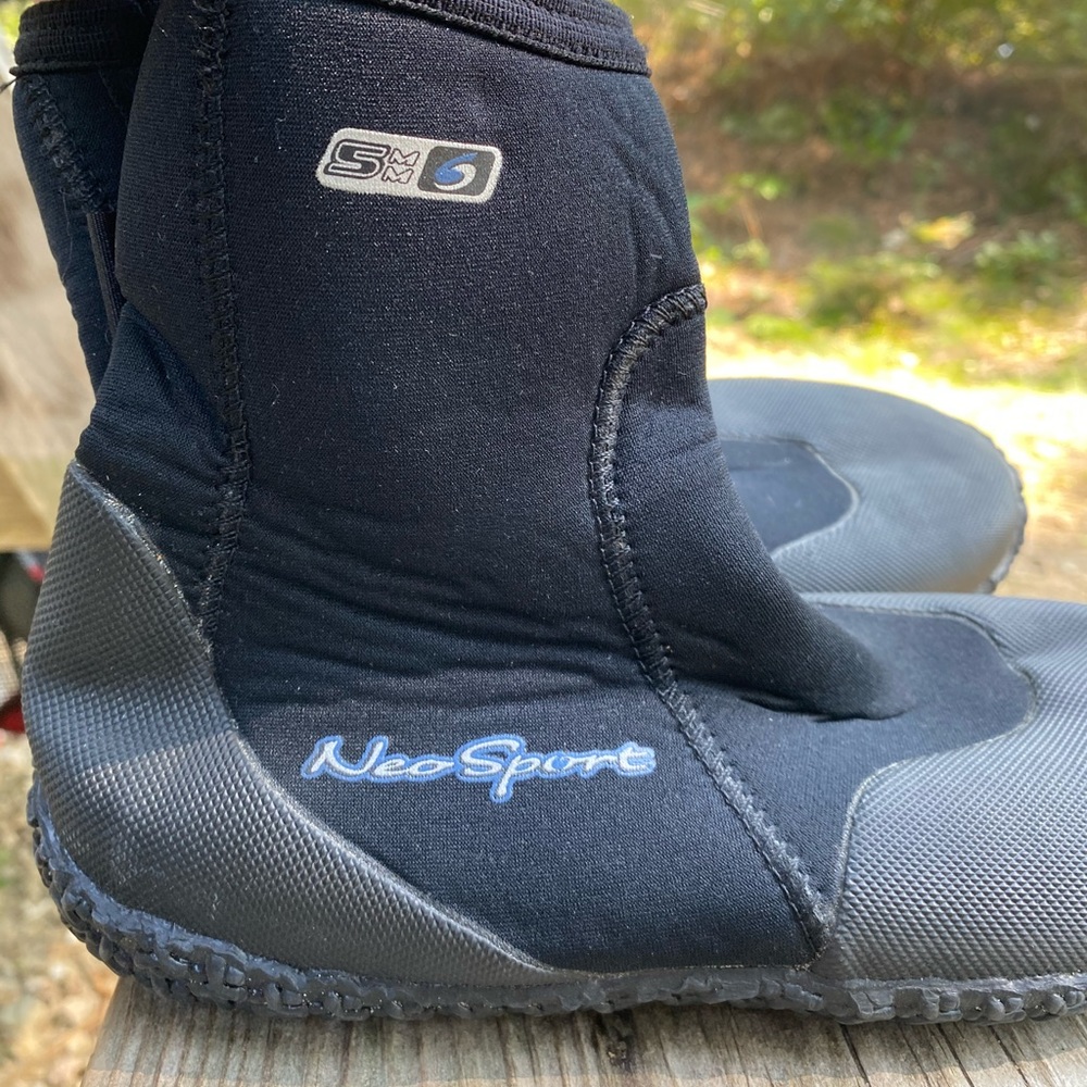 Bros port Women’s Wetsuit Booties size 7